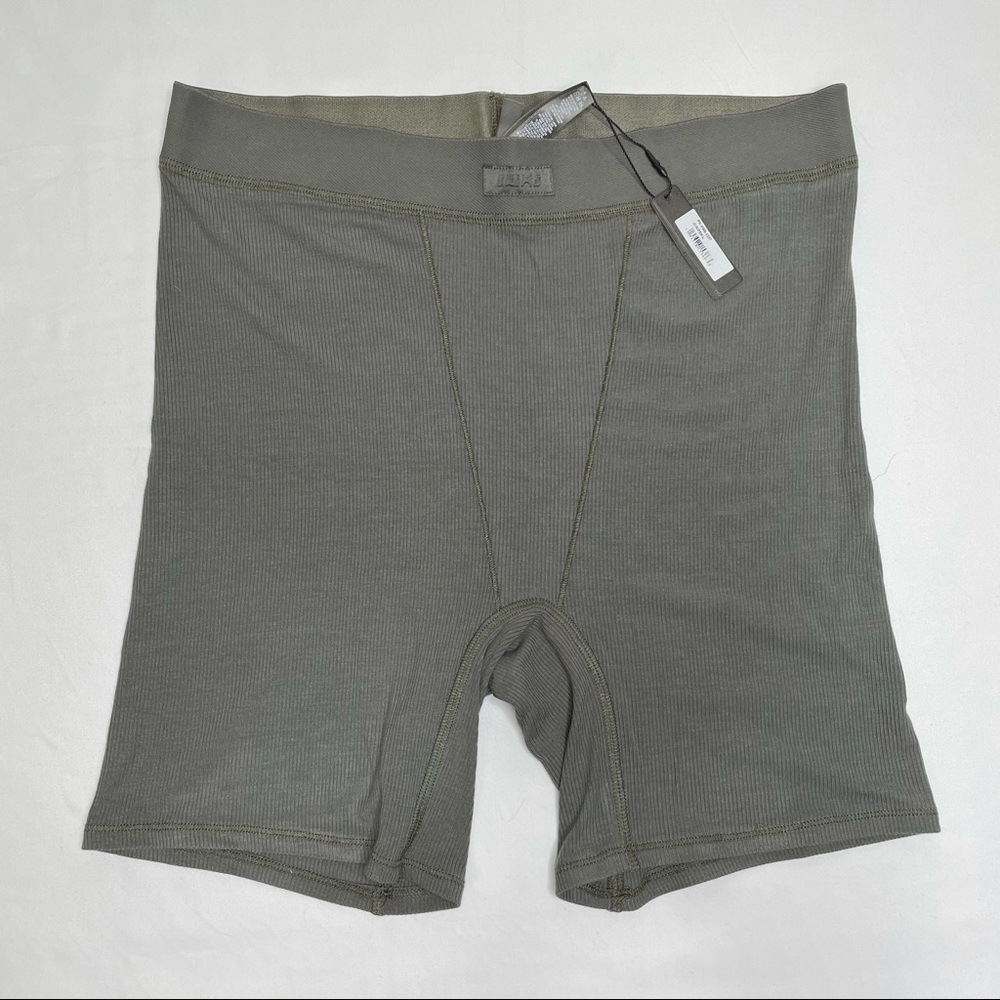 SKIMS Soft Lounge Boxer in Juniper